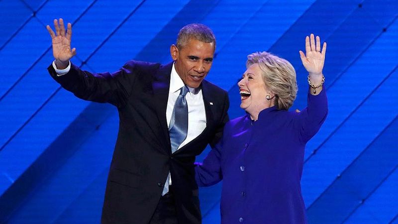 Obama entrega la batuta a Clinton: "Os pido que hagáis por ella lo que hicisteis por mi"
