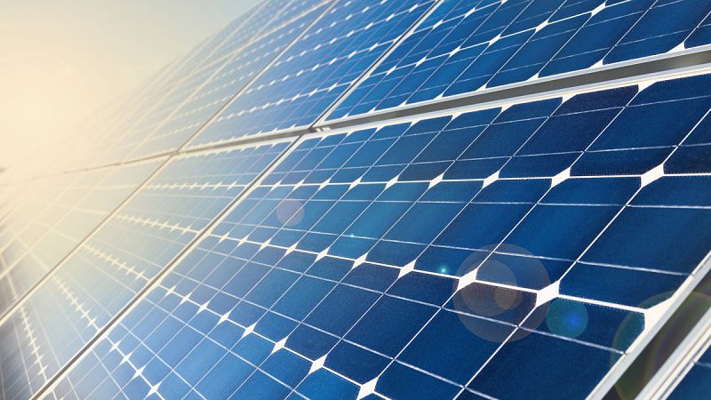 Científicos diseñan células solares que capturan CO2 y luz para producir combustible