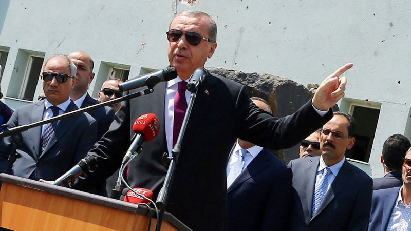 Turquía cierra todas las academias militares y expulsa a 1.389 soldados por participar en el golpe