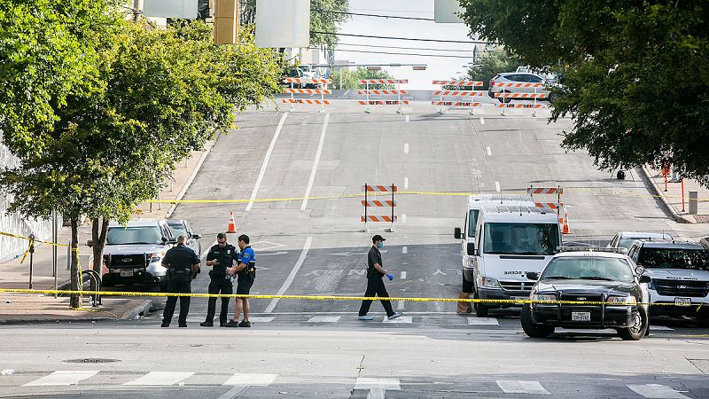 Al menos un muerto y cuatro heridos en un tiroteo en el centro de Austin, Texas
