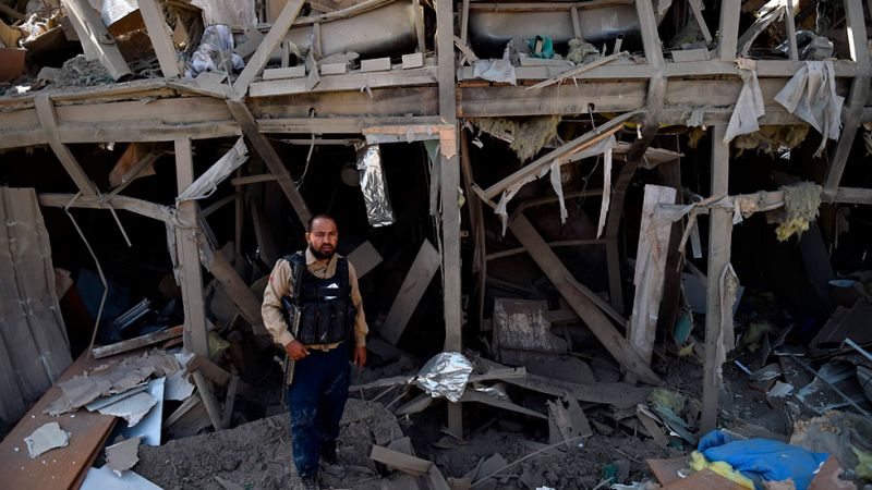 Los talibanes atacan un hotel de Kabul con una fuerte explosión