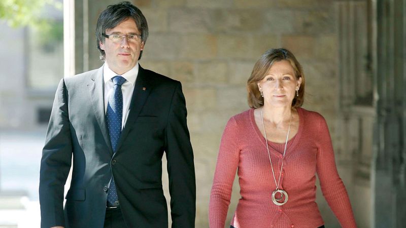 El TC suspende la hoja de ruta independentista del Parlament y pide explicaciones a Forcadell