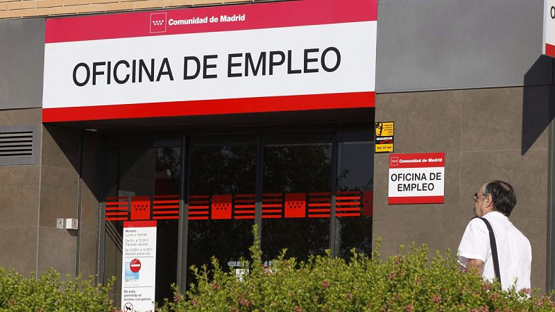 El paro registrado en julio baja en 83.993 personas hasta un total de 3.683.061 desempleados