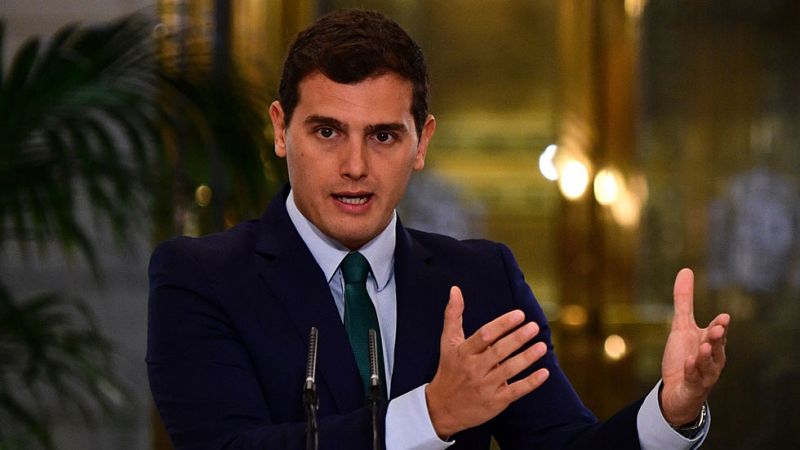 Rivera no se mueve de la abstención pero ofrece negociar los presupuestos y un pacto por la unidad de España