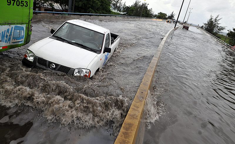 La tormenta "Fay" mata a cinco personas y se dirige a Cuba, donde ya se evacúa a la población