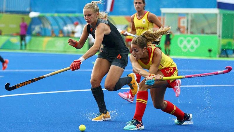 Las chicas de hockey hierba pierden en su debut ante Holanda