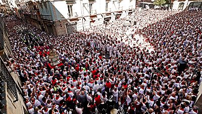 Procesan por agresi�n sexual y robo a los cinco encarcelados por la violaci�n de una joven en Pamplona