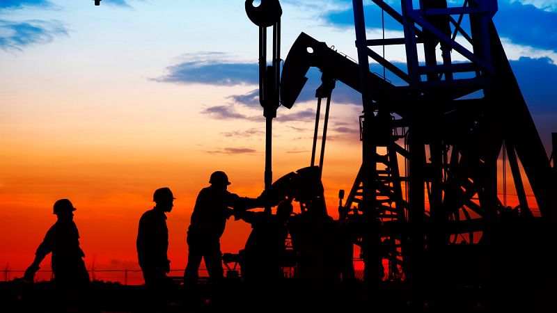 La OPEP revisa al alza la demanda mundial de crudo en 2016 y espera un reequilibrio del mercado