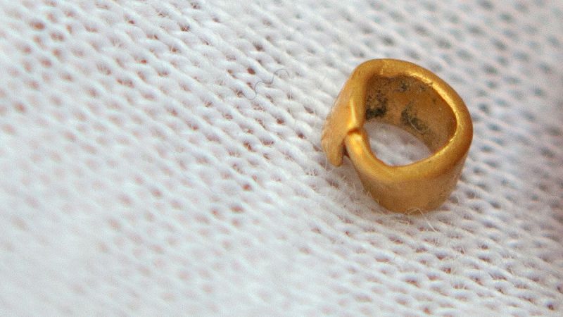 Hallado en Bulgaria el que podría ser el objeto de oro más antiguo de Europa