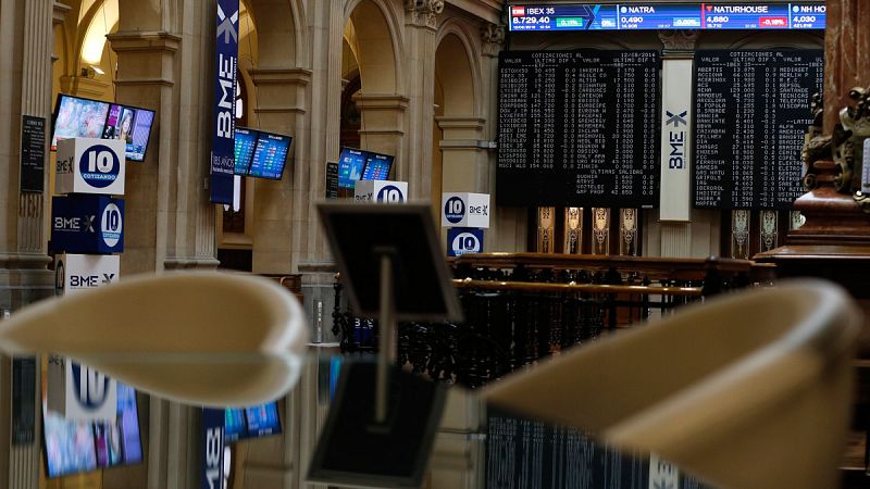 El IBEX 35 sube un 2,07% semanal y mantiene los 8.700 puntos