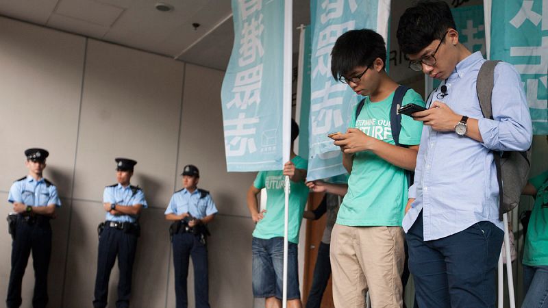 Sentencian a uno de los líderes de las protestas de Hong Kong a 80 horas de trabajos comunitarios
