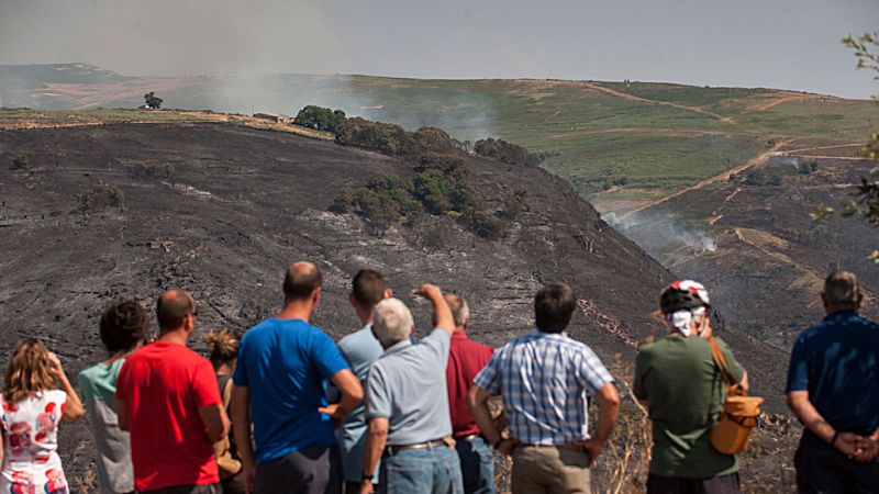 La lucha contra el fuego se traslada al interior de Galicia, con varios incendios en Ourense y Lugo