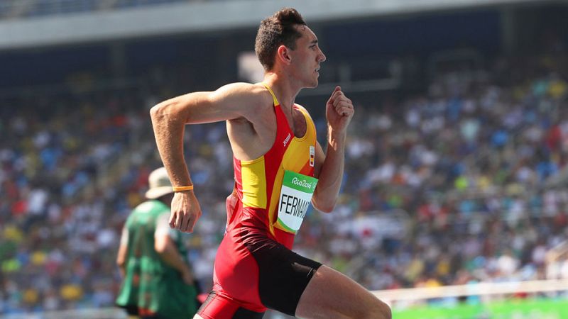 Sergio Fernádez bate el récord de España más longevo, el de 400m vallas