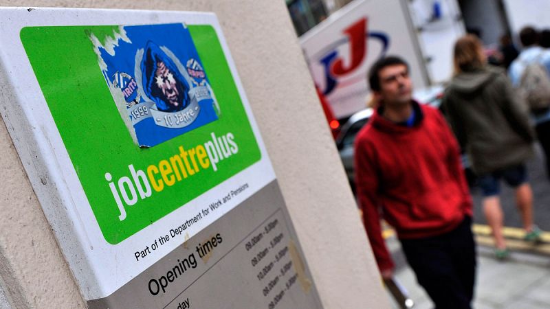 Caen las peticiones de subsidio por desempleo en Reino Unido en julio, el mes posterior al triunfo del 'Brexit'