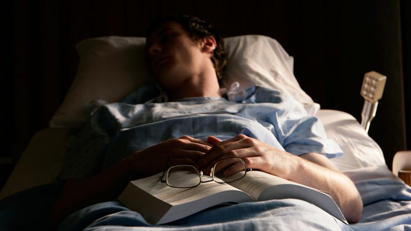 Dormir menos de cinco horas cuadruplica el riesgo de muerte en hospitalizados