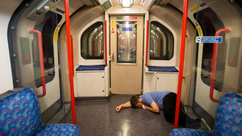 El metro de Londres inaugura este viernes su servicio nocturno en las líneas Central y Victoria