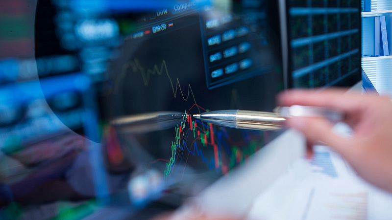 La prima de riesgo española baja de los 100 puntos básicos y el bono marca mínimos al compás del BCE