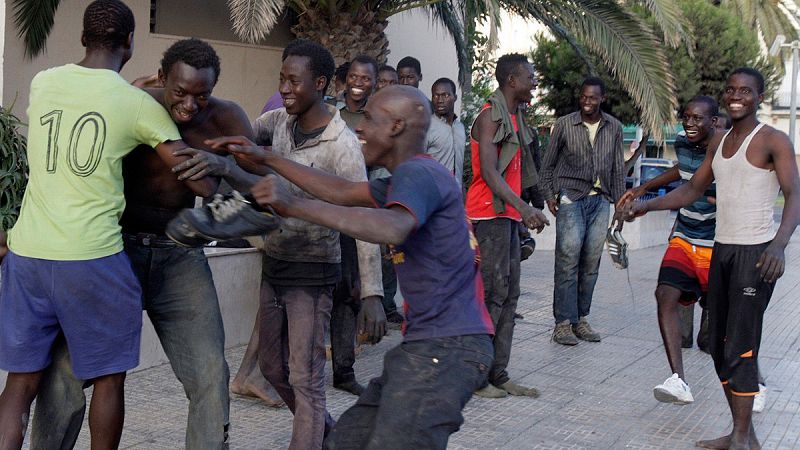 Unos cuarenta inmigrantes entran en Melilla tras lograr saltar la valla