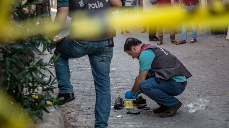 Al menos 50 muertos en un atentado suicida durante una boda en el sur de Turquía