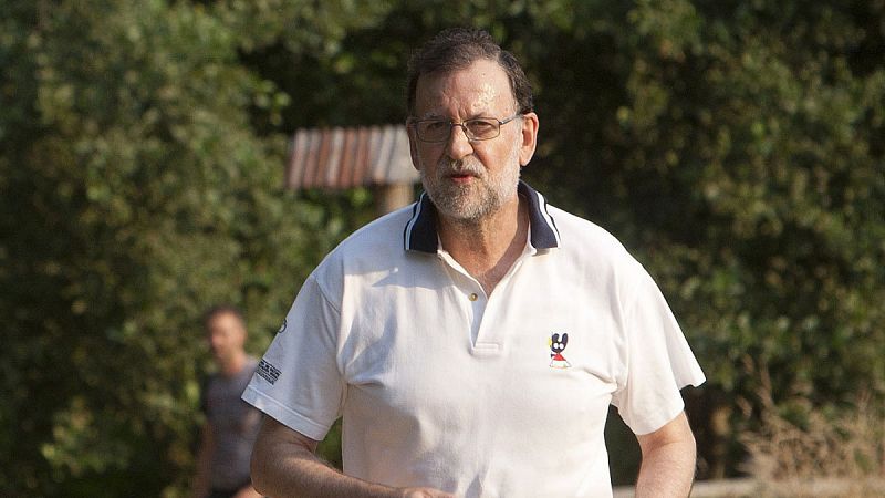Rajoy dice que sería "un disparate" votar en Navidad y pide al PSOE "una salida" si rechaza su investidura