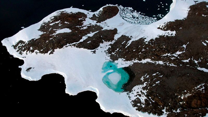 El deshielo genera casi 8.000 lagos en la superficie de la Antártida