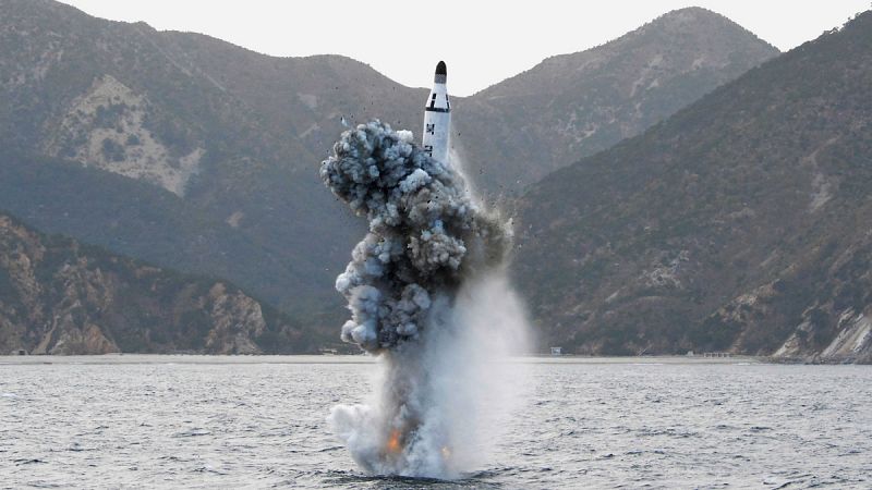 Corea del Norte vuelve a lanzar un misil balísitico desde un submarino