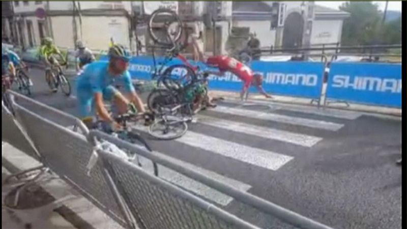Kruijswijk: "Es terrible dejar la Vuelta por un objeto que no debía estar ahí"