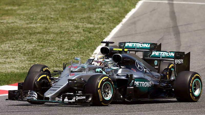 Rosberg quiere frenar a Hamilton en el regreso del Mundial