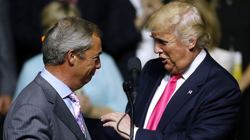 El ultraconservador británico Farage llama a "vencer a Washington" en un mitin de Trump