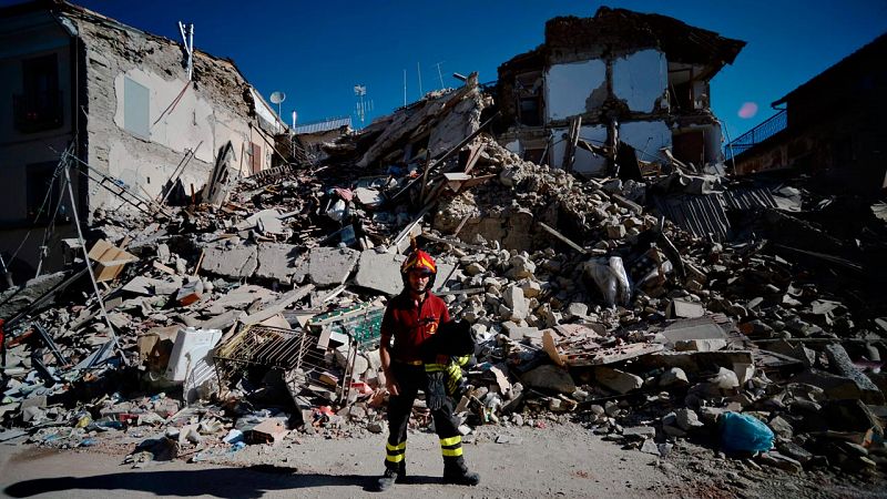 El Gobierno italiano declara el estado de emergencia en la zona del terremoto y aprueba las primeras ayudas
