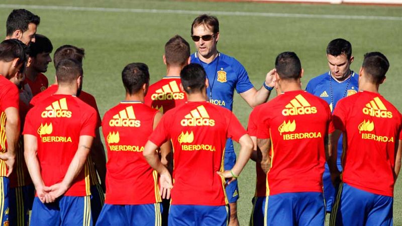 Lopetegui se estrena con una sesión sin Piqué por precaución