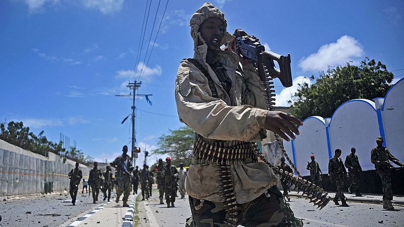 Al menos diez muertos en un atentado con coche bomba junto al palacio presidencial en Somalia