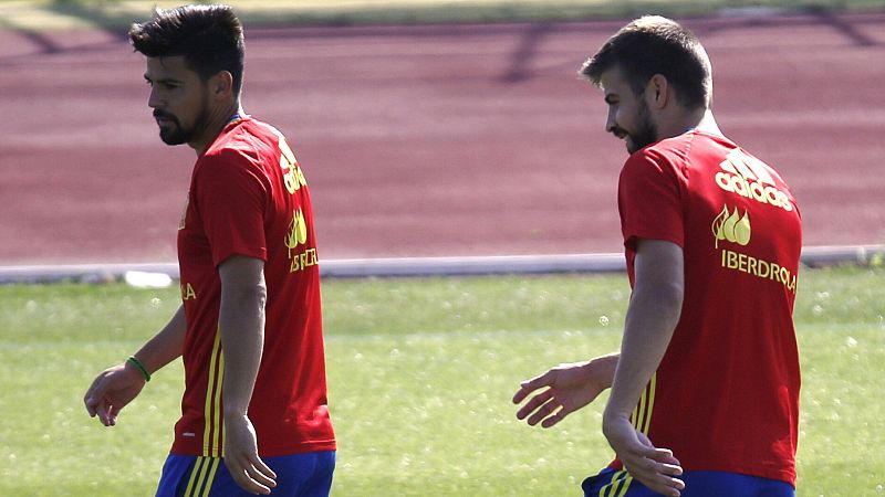 Piqué y Sergi Roberto vuelven a los entrenamientos de la selección