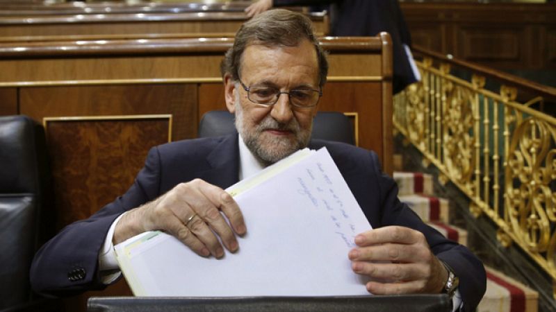 Rajoy no obtiene la mayoría absoluta en primera votación y el PSOE no aclara cómo evitar las terceras elecciones