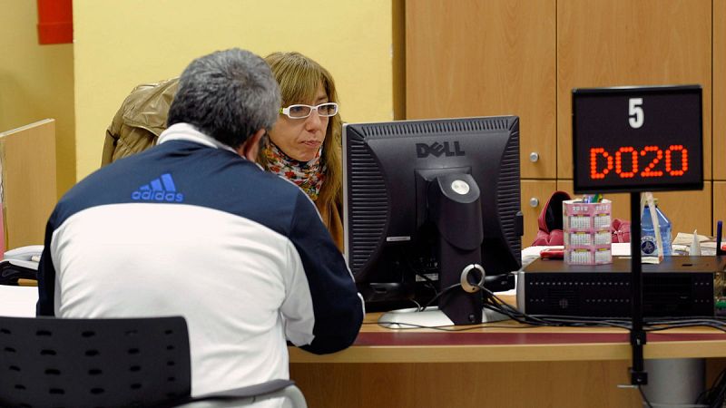 El gasto en prestaciones por desempleo cayEl gasto en prestaciones por desempleo cayó un 10% en julio y la tasa de cobertura bajó al 57,7%