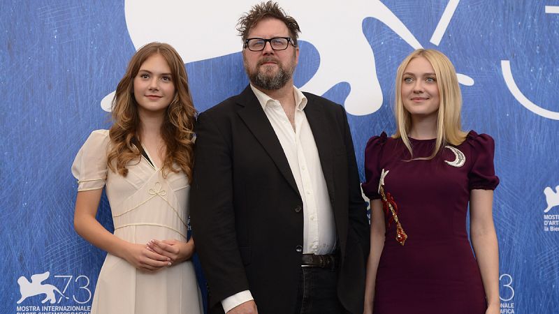 Dakota Fanning lleva a la Mostra el horror con un western sadomasoquista