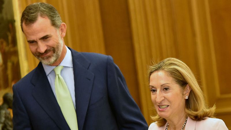 El rey hace un llamamiento al diálogo político y decide no abrir ahora una ronda de contactos con los partidos