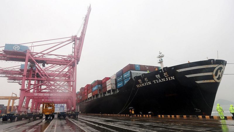 Los buques de la mayor naviera de Corea del Sur pierden el acceso a los puertos tras suspender pagos