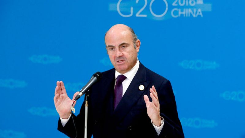 De Guindos se muestra dispuesto a ir al Congreso "lo más rápido posible" a explicar el caso Soria