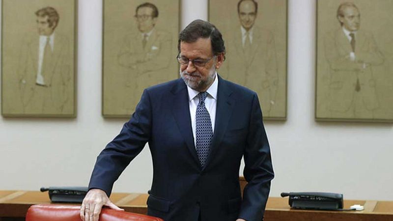 Rajoy estudia fórmulas jurídicas para minimizar los "daños" por la falta de presupuestos y acusa a Sánchez