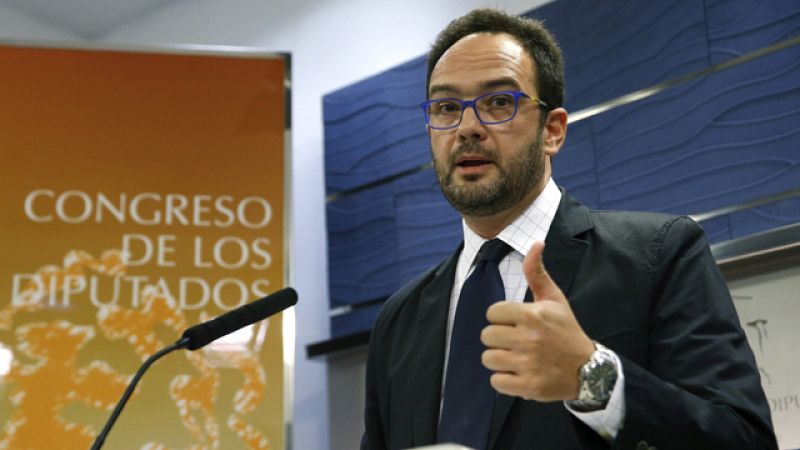 PSOE y Unidos Podemos reprobarán a Pastor si no fija el pleno para que De Guindos explique el 'caso Soria'