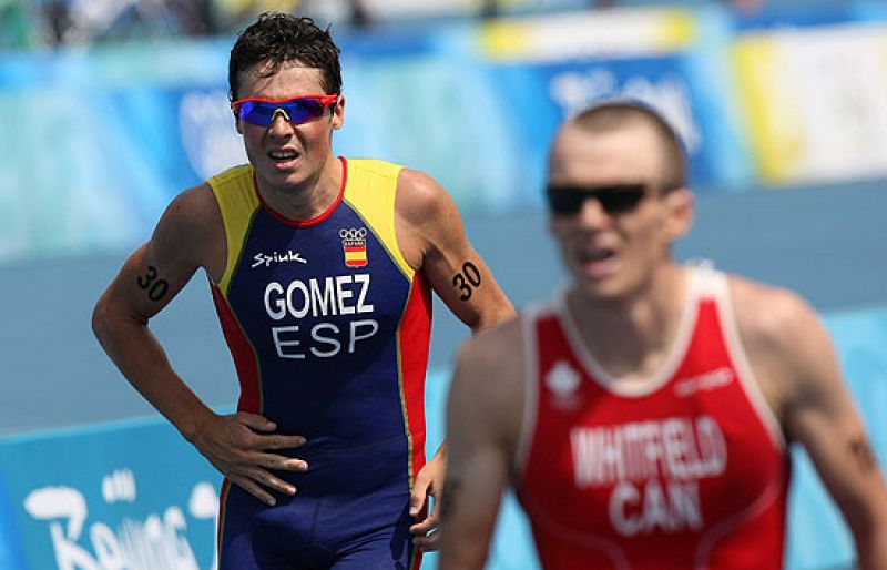 Gómez Noya pierde la medalla en la recta final del triatlón