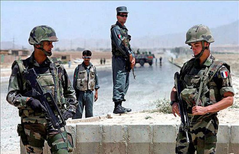 Diez soldados franceses mueren en Afganistán en combate con los talibanes