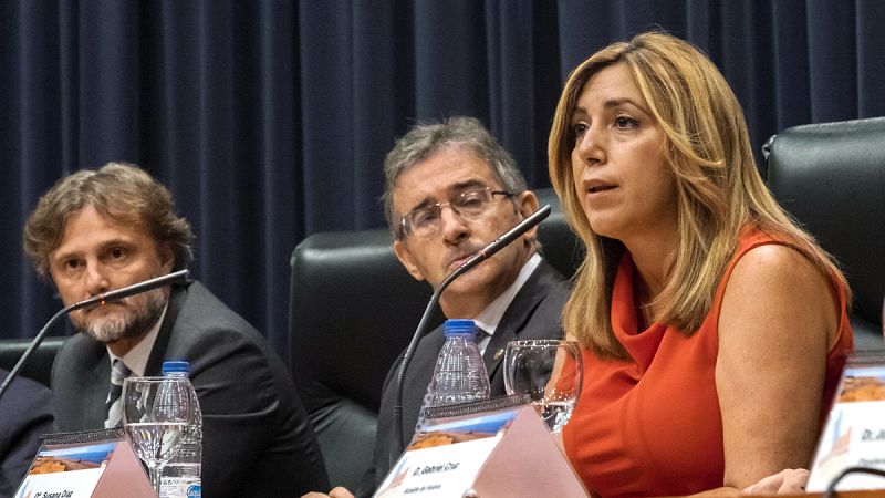 Díaz dice a Rajoy que los ciudadanos "están hartos" y a Sánchez que con 85 diputados "no se puede gobernar"