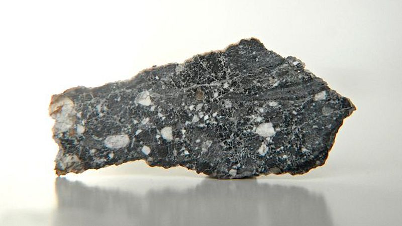 Salen a subasta un fragmento de la Luna y otros meteoritos