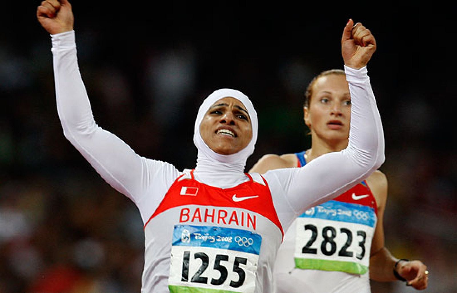 La bahrainí Al-gassra se cuela en las semifinales de los 200 metros con todo el cuerpo cubierto de acuerdo con la religión que profesa.