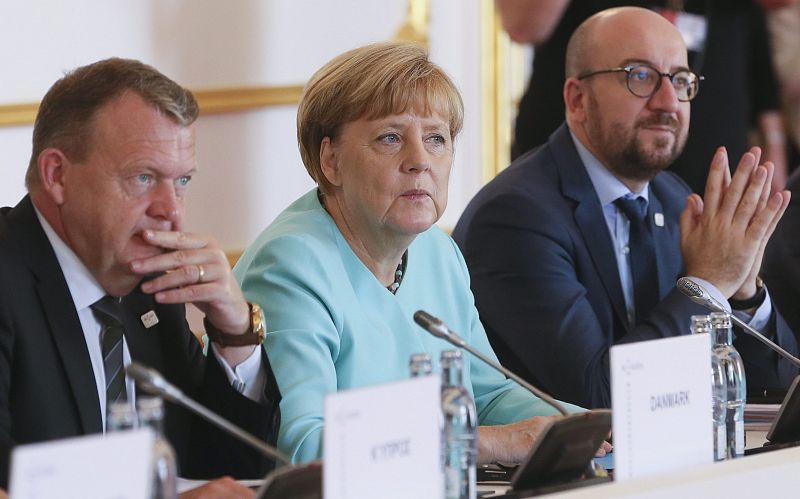 Merkel anuncia un plan para "cambiar el rumbo" de la UE, en "estado crítico", hacia un futuro sin Reino Unido