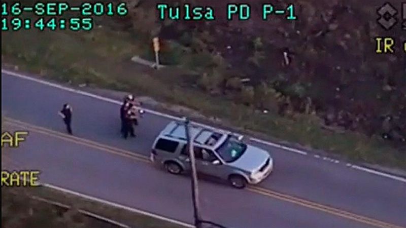 La Policía mata a tiros a un hombre negro desarmado al que se le había averiado la camioneta en Tulsa
