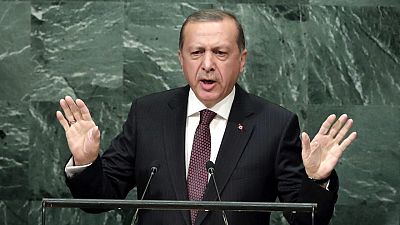 Erdogan pide a la ONU represalias contra el cl�rigo G�len y su red