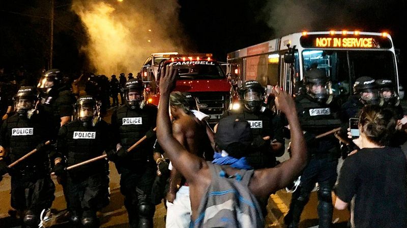 Disturbios en Carolina del Norte tras la muerte a tiros de otro hombre negro